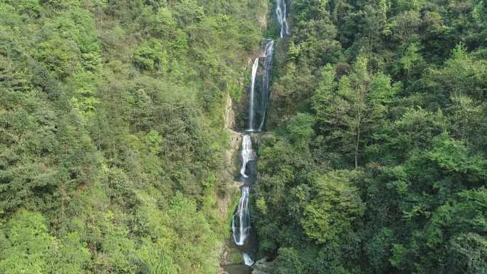 航拍贵州大山瀑布