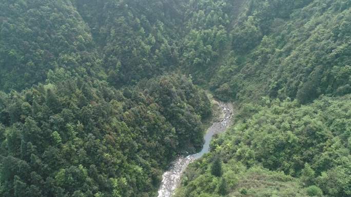 航拍贵州深山峡谷溪流