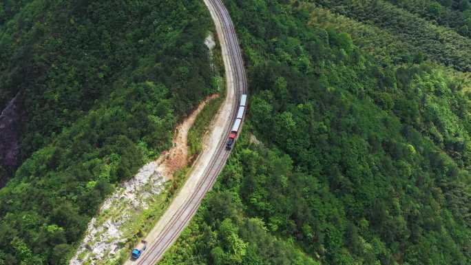 航拍江西宜春明月山观光小火车