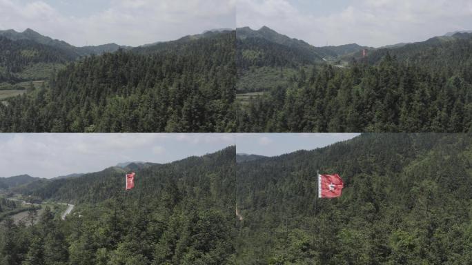 红军军旗在山顶飘扬