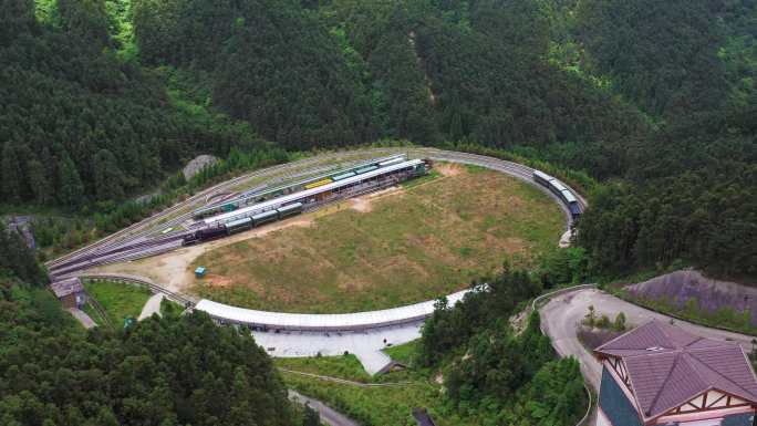 江西明月山风景区小火车圆形站台