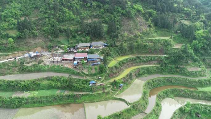 航拍贵州大山苗寨