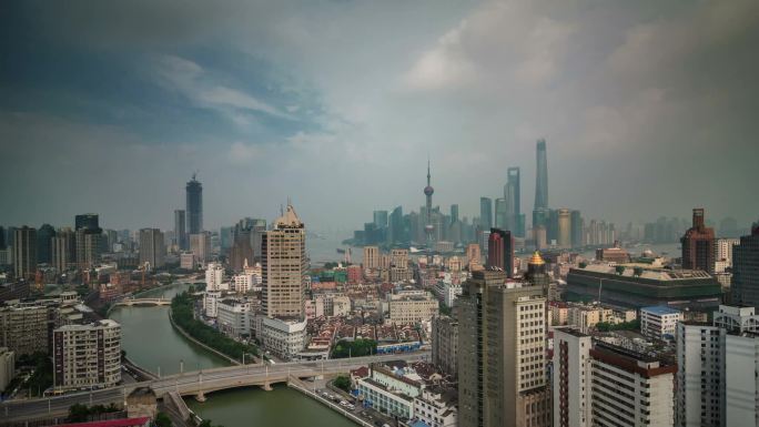 延时拍摄上海市城市天气变幻