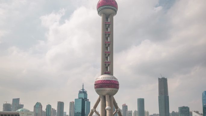 晴朗的一天上海东方明珠塔到顶视图