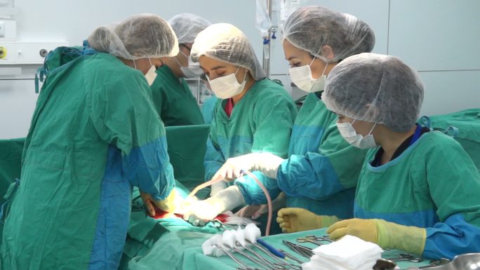 剖宫产的手术团队。