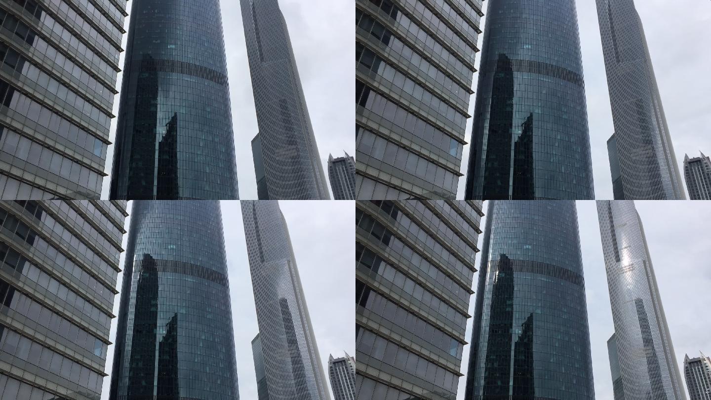上海浦东CBD现代建筑的云影