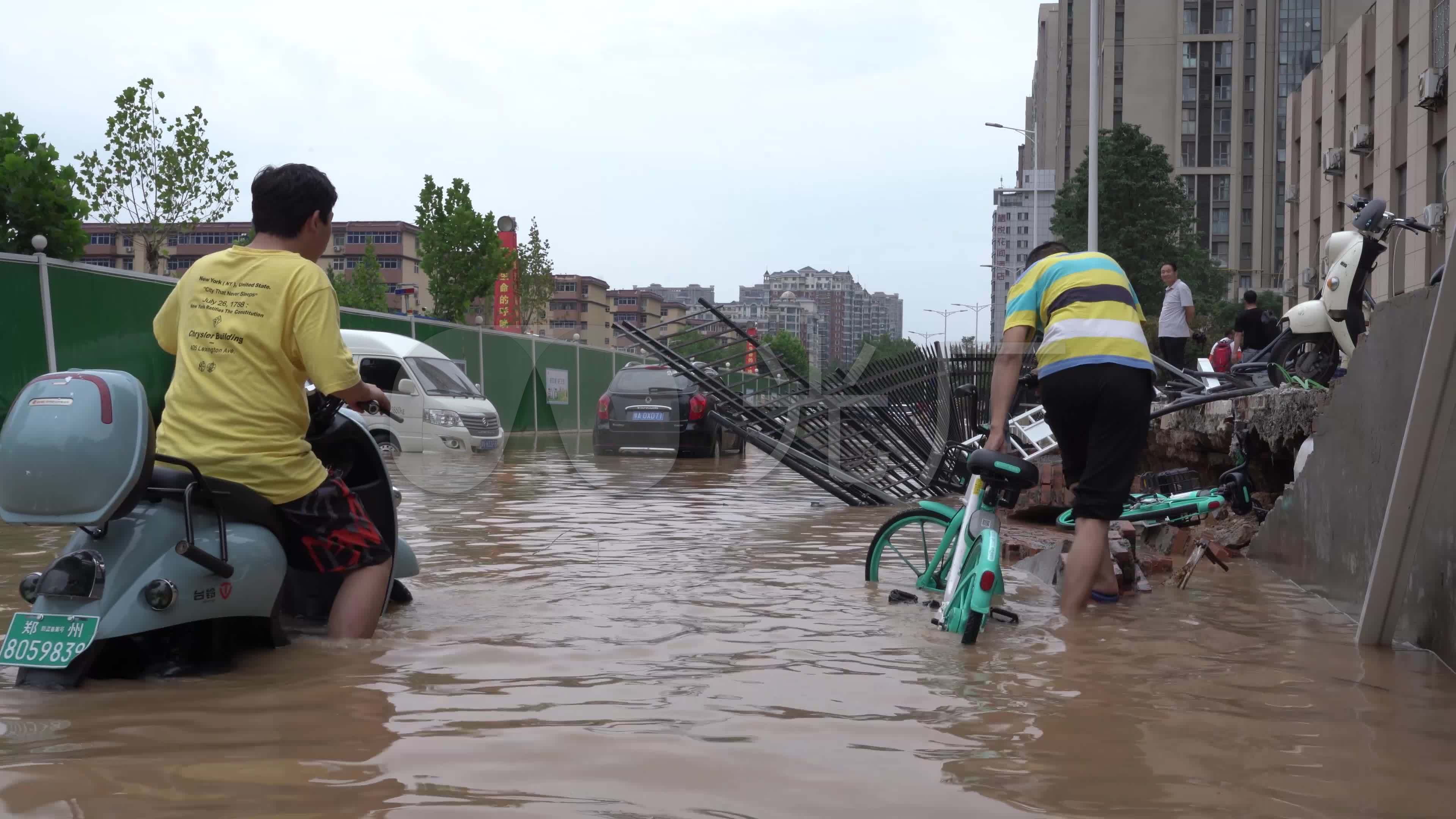 暴雨让上海变“海上”，消防奔赴各处抢险忙 - 封面新闻