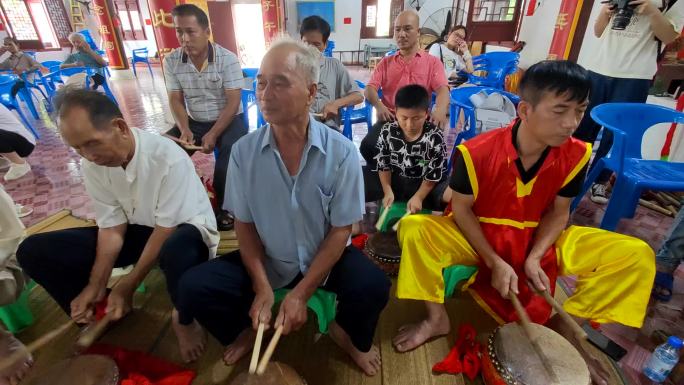 京族祭神乐队老鼓手小鼓手