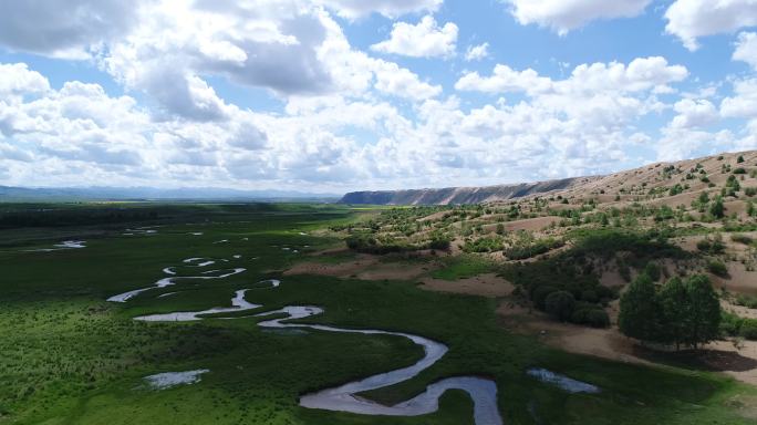 4K航拍美丽中国沙漠和草原中间的河流