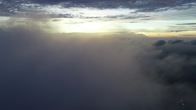 航拍穿云 云层照射 云雾 登顶