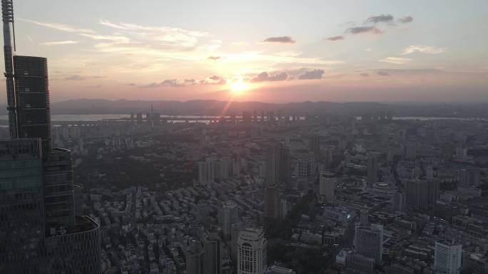 傍晚夕阳下紫峰城市大景