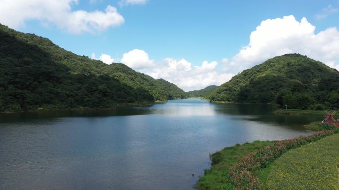 湖光白云高山流水国家森林公园美丽大自然