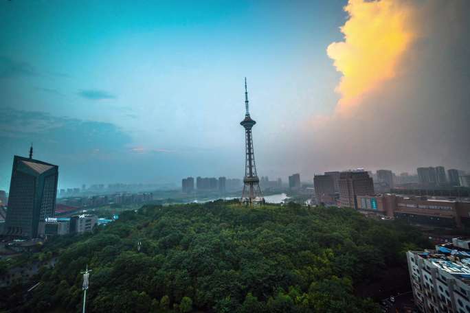 株洲电视塔雨转晴延时摄影视频素材