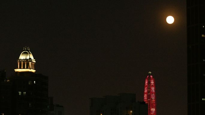 圆圆红月亮跃升平安金融中心  延时