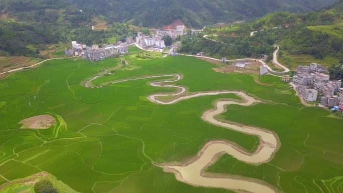 广西河池巴马长寿乡命河航拍田园大景原素材