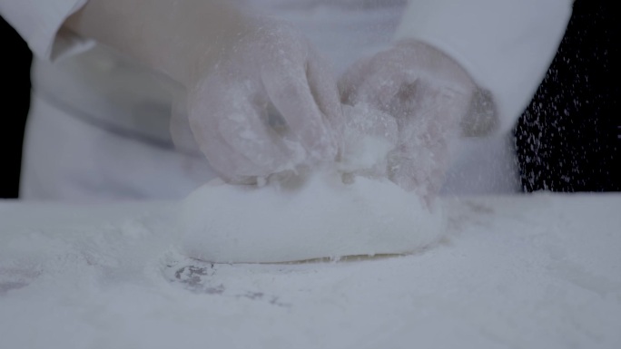 厨师面粉揉面和面制作饺子过程