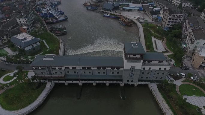 水闸排水 大坝泄洪 航拍 龙港市 水利