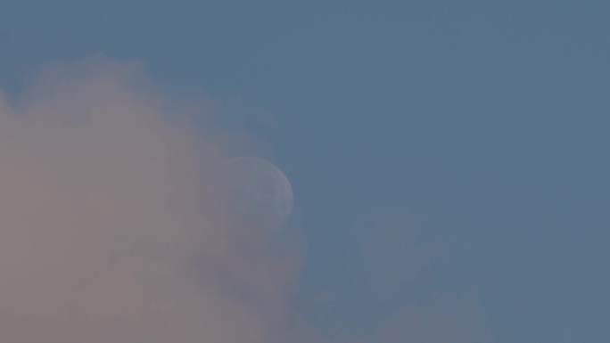 6K清晨月亮下的白云飘过07