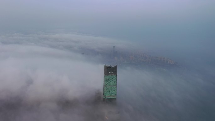 青岛海天中心平流雾