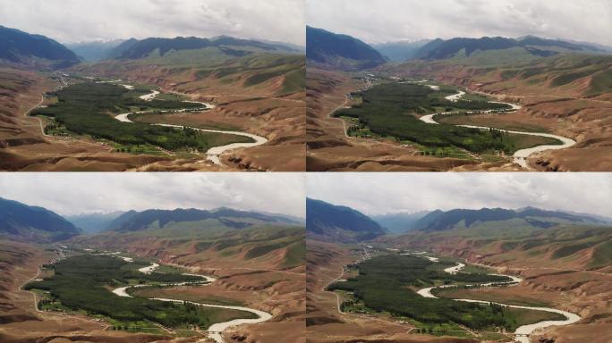 中国新疆伊犁阔克苏大峡谷河谷风景