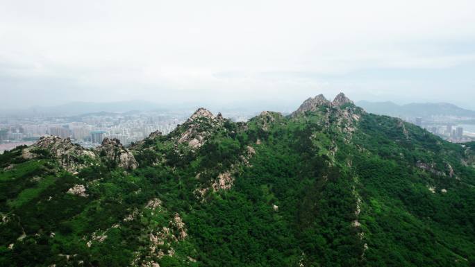 4K航拍无人机飞跃青岛浮山