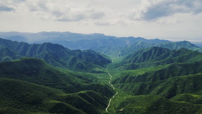 蜿蜒山路