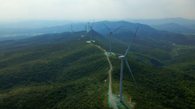 4K长沙神仙岭风力发电机机环绕航拍空镜