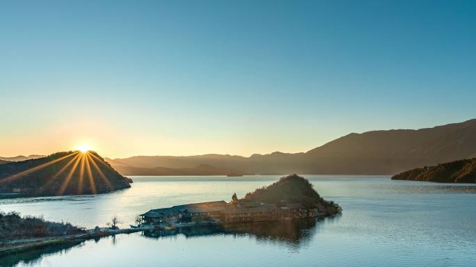 云南泸沽湖里格半岛日出