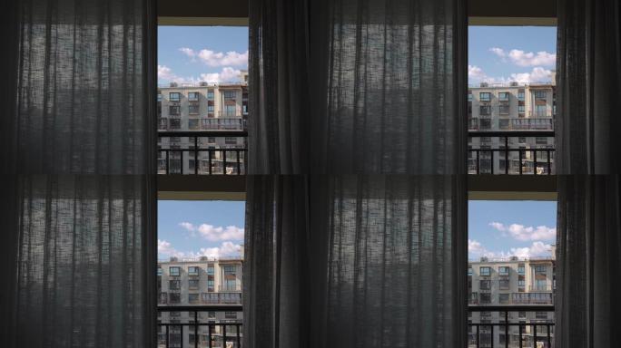 卧室窗外的蓝天