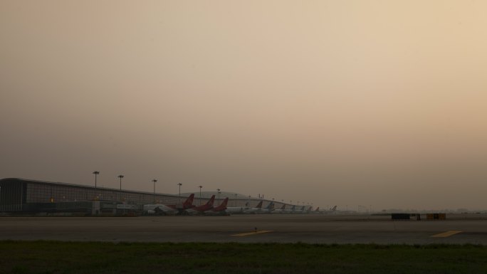 南京机场停机坪夜转日延时