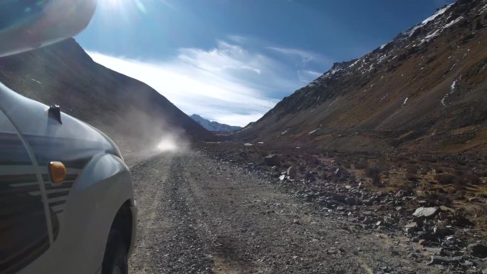 685 自驾游 开车 雪山 道路 开车