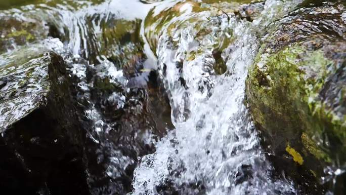 流水 水流 水花