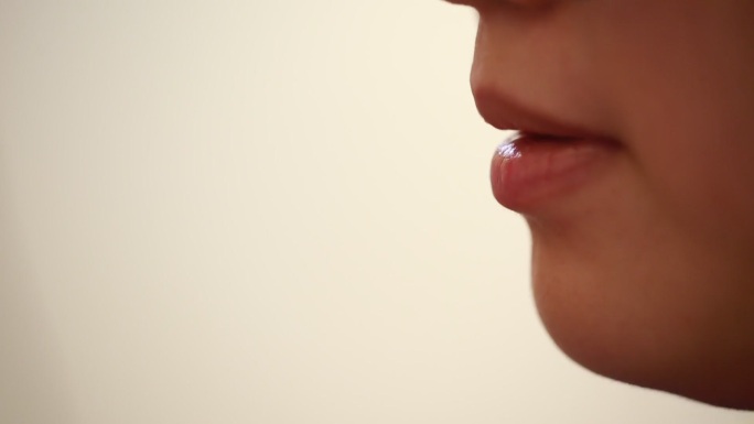 吞咽嘴唇喉咙特写 (4)