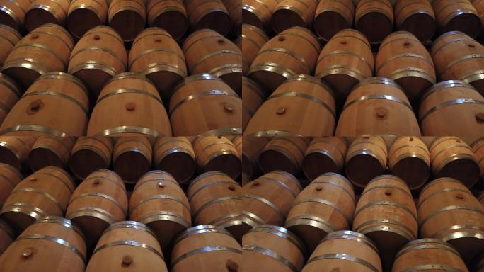 法国波尔多葡萄园酒窖中的橡木桶