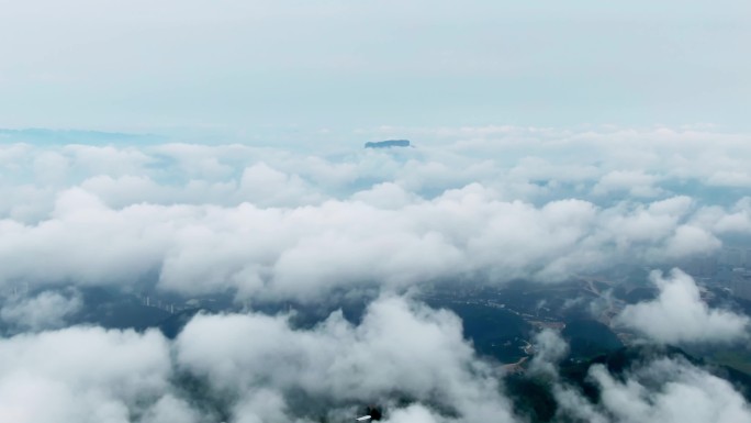 4K 航拍贵州凯里市香炉山云雾缭绕