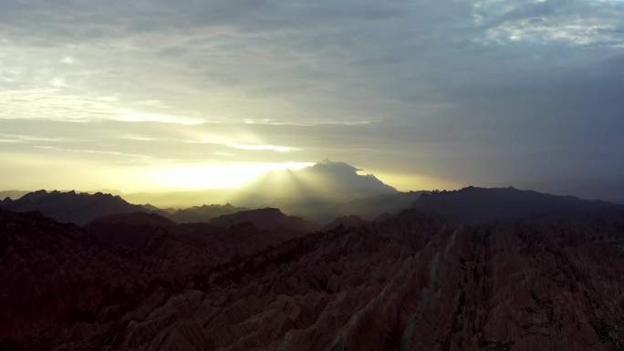 红山峡谷 日出霞光 4k航拍素材