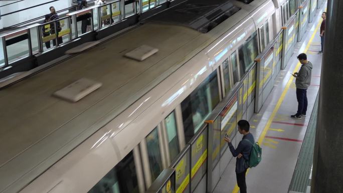 广州城市地铁1号线庞巴迪车站站台实拍素材