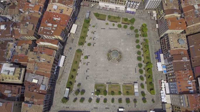 西班牙潘普洛纳的老城广场