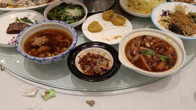 4k剩饭浪费粮食3