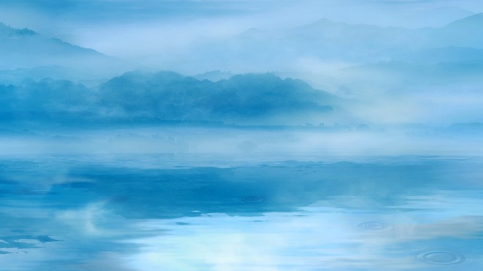 唯美湖水，云雾缭绕