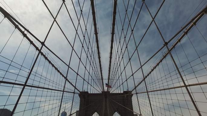 布鲁克林大桥编制网密密麻麻绳索桥路面