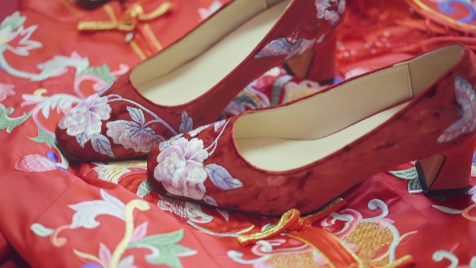 中式扇子鞋子