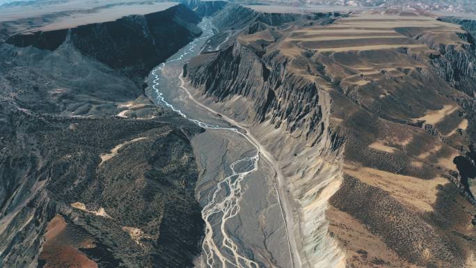 4K新疆安集海大峡谷自然风光航拍