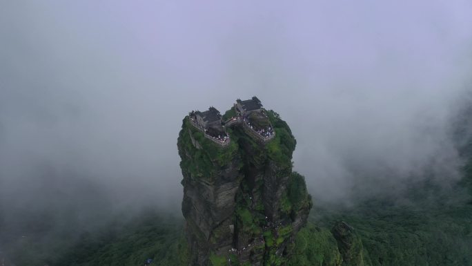 航拍天空之城贵州梵净山