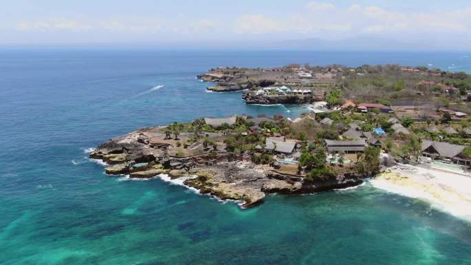 航拍巴厘岛恶魔之眼岛屿海浪