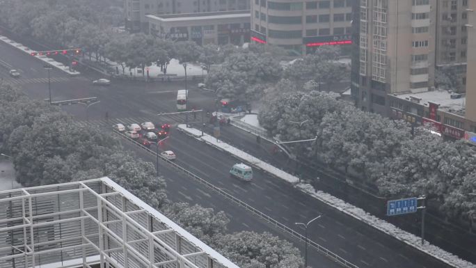 被积雪覆盖的城市