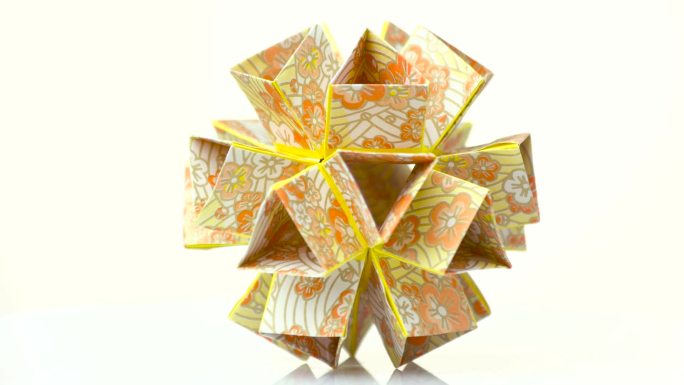 美丽的模块化折纸花
