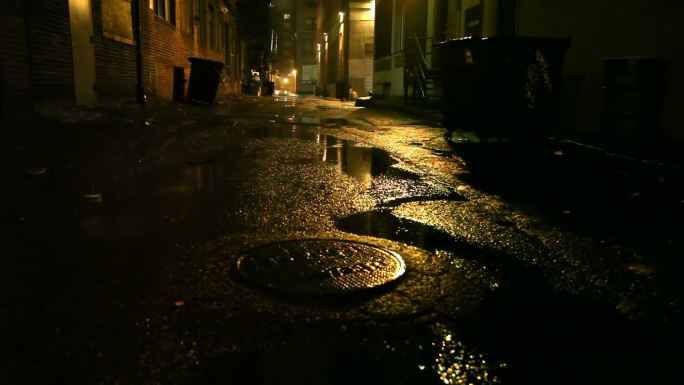 下雨的城市街道