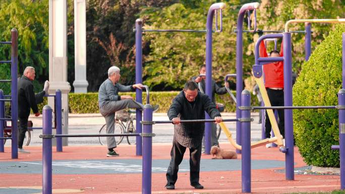 4K老年人晨练