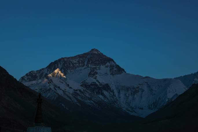 西藏珠峰日照金山 西藏高原美景风光延时